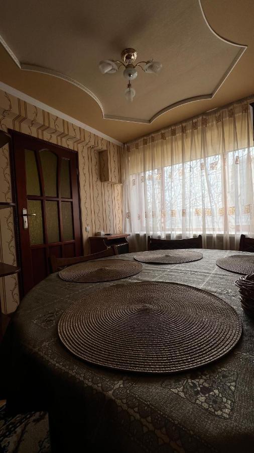 Просторі Та Комфортні Апартаменти «Д.І.М.» Kamianets-Podilskyi Exterior foto